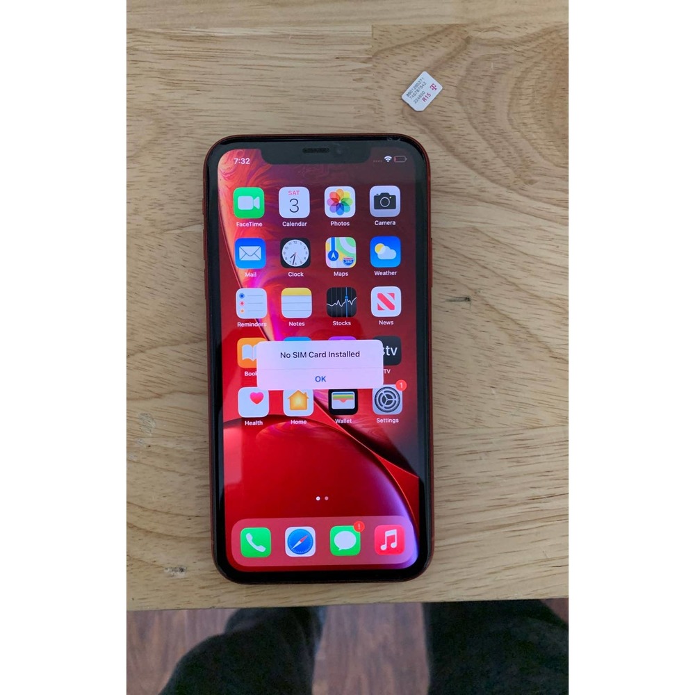 iPhone XR (Product)Red 128 gigabytes Tmo
